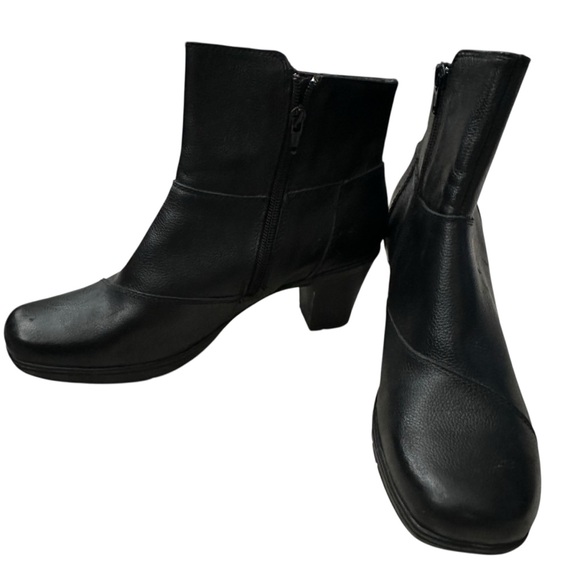 Clarks Black Heeled Ankle Boots size 9.5 - Picture 5 of 7